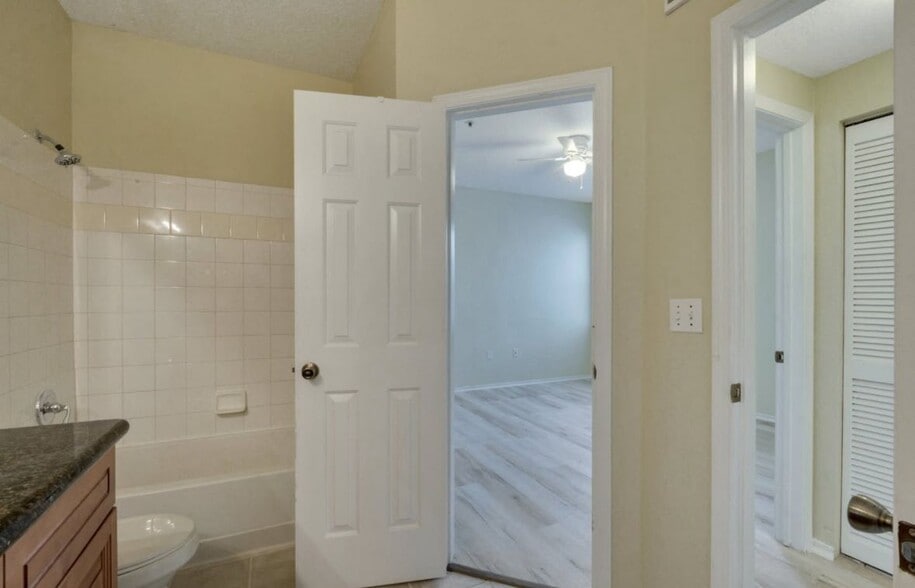 Building Photo - 2528 Robert Trent Jones Dr