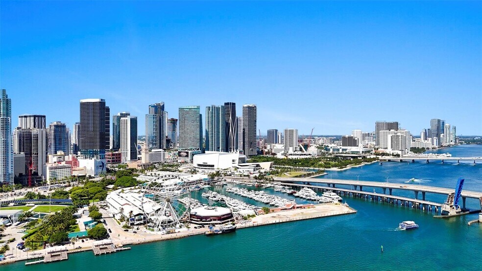 Building Photo - 300 S Biscayne Blvd