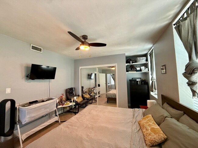 Building Photo - Charming 2-bedroom, 1-bath condo in the heart of Ghent