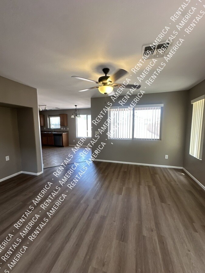 Building Photo - 1028 E Dragon Fly Rd