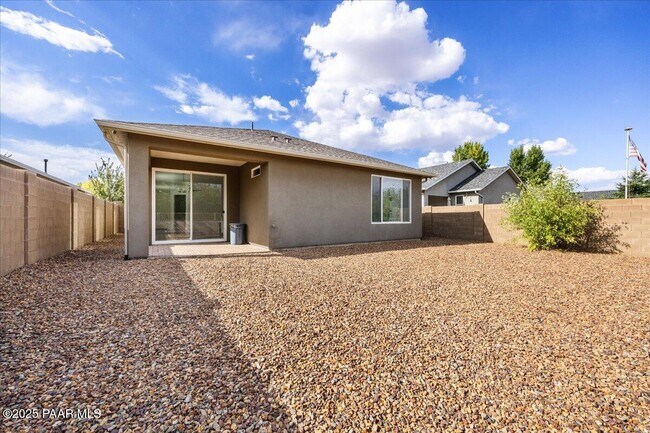 Building Photo - 1643 Stratford Pl