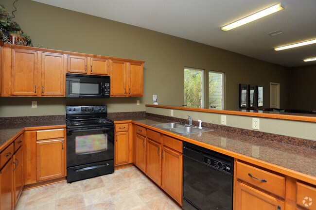 Clubhouse - Townhomes of Oak Valley