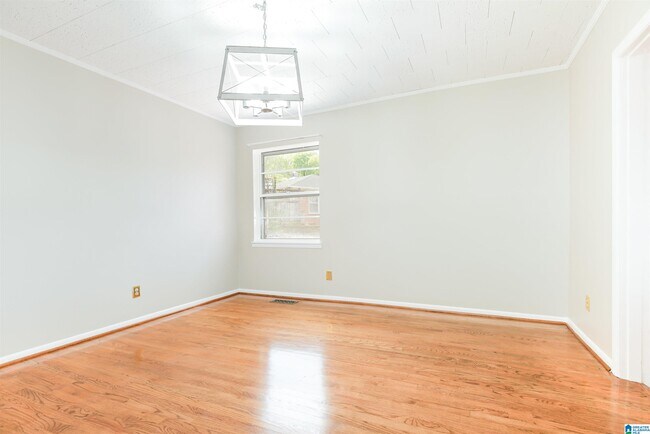 Building Photo - 501 21st Ave S