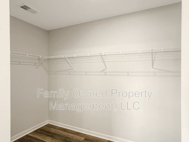 Building Photo - 242 Dunlin Dr