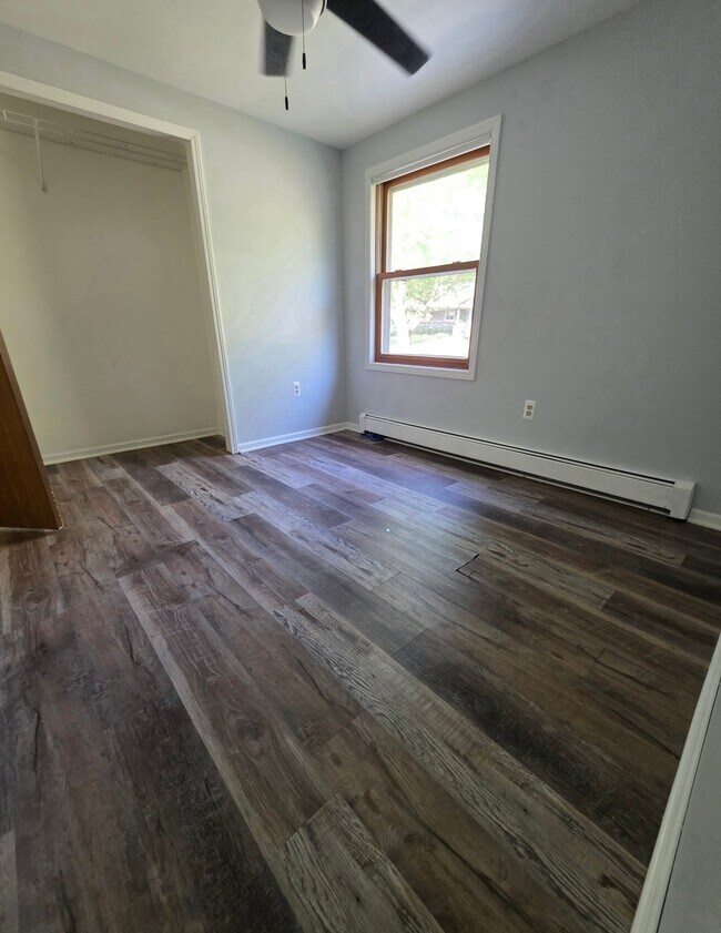 Building Photo - 375 Hauxwell Dr