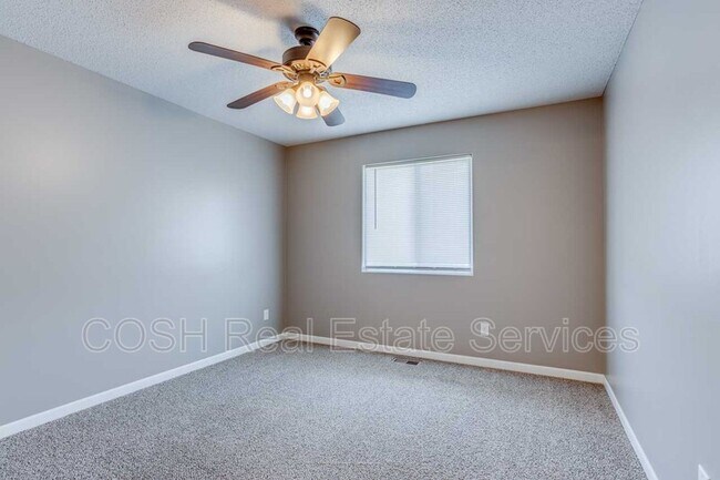 Building Photo - 1054 E Karla Ct