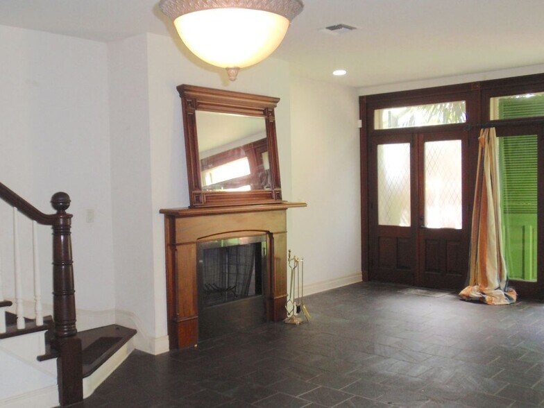 Building Photo - 2629 S Carrollton Ave