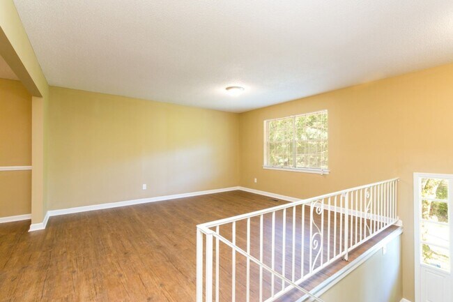 Building Photo - Massive Renovated 5BR/3BA Home with Baseme...