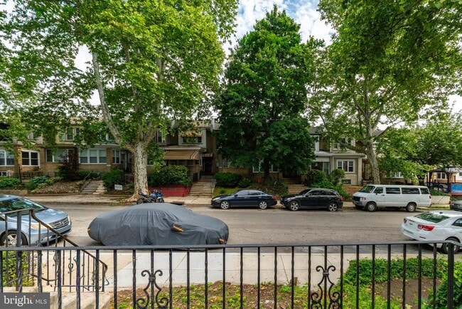 Building Photo - 5461 W Berks St