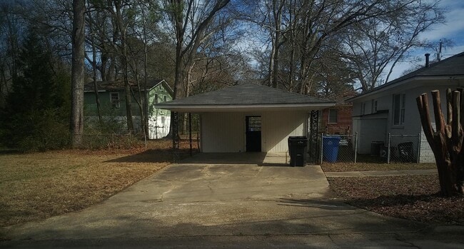 Building Photo - Drop a pin! Check out this new rental!