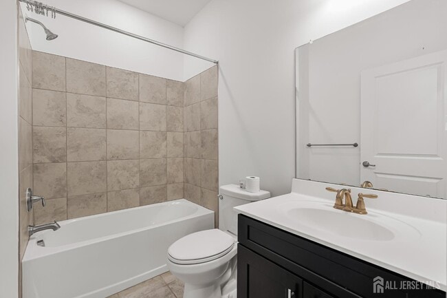 Building Photo - 718 Stiller Ln