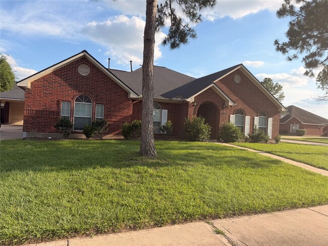 Building Photo - 11308 Madison Ct