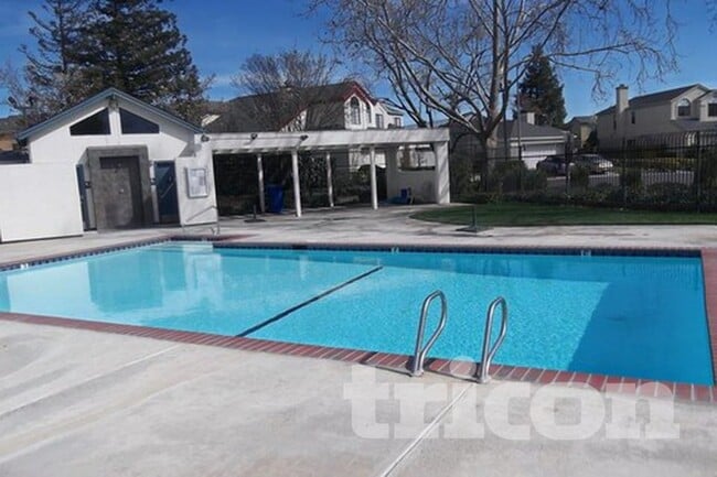 Building Photo - 1085 Quail Valley Run