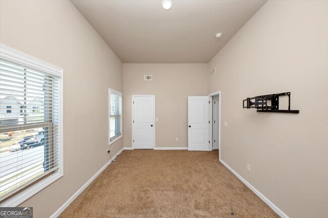 Building Photo - 2375 Walker Dr