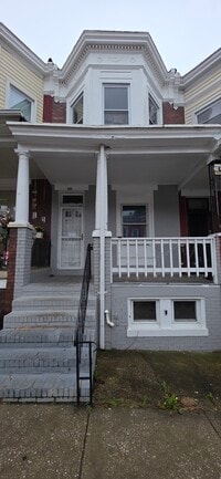 Building Photo - 2011 W Lexington St