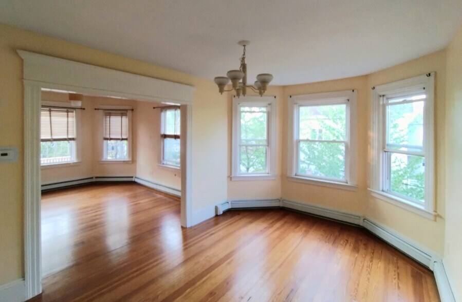Building Photo - 151 Ivy St