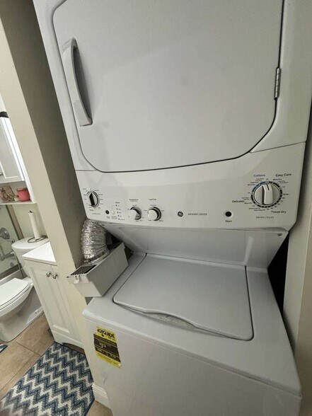 Building Photo - 210 SW 11th St