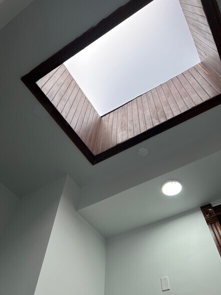 Skylight in entry way. - 2057 W Chicago Ave