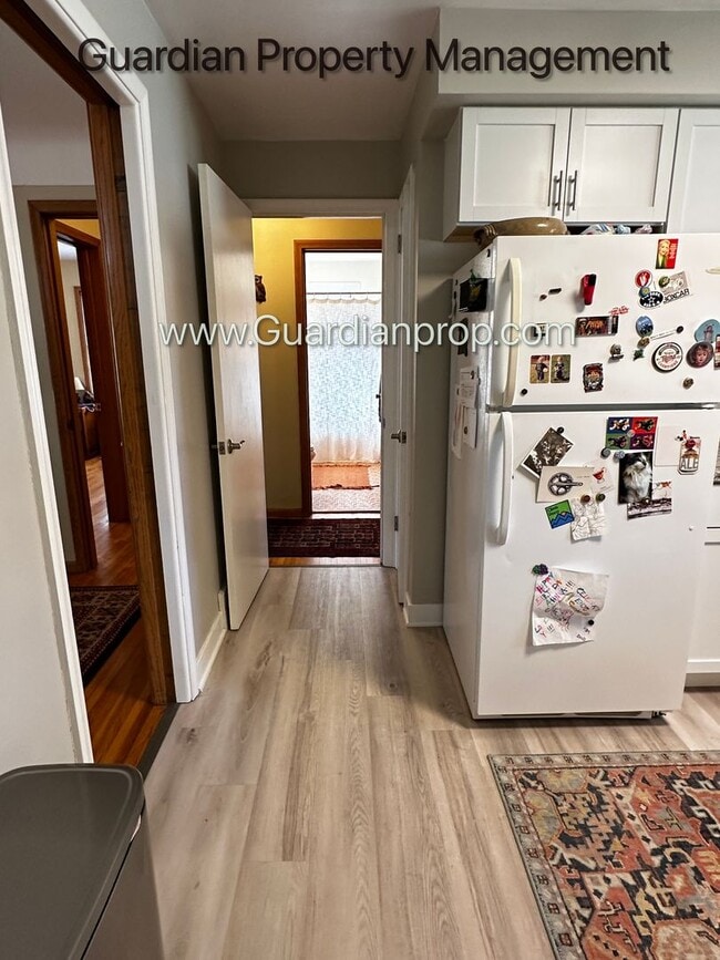 Building Photo - Spacious Richfield Side by Side, Renovated...
