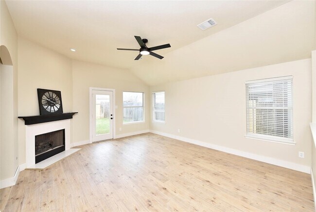 Building Photo - 7715 Butler Lakes Ct