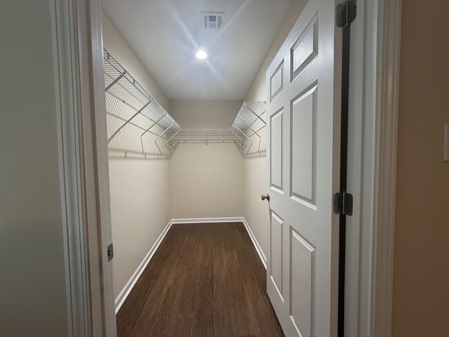 Building Photo - New Home! 4/2!