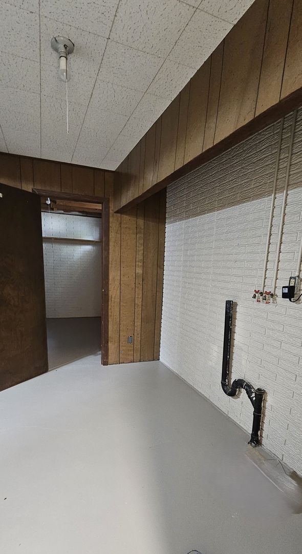 Building Photo - 3 bedroom house for rent