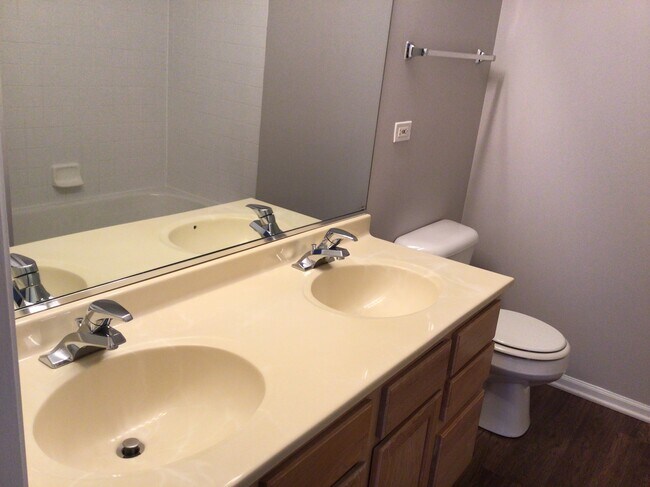 Building Photo - 762 Dillon Ct