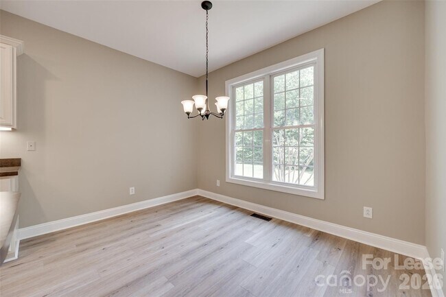 Building Photo - 646 Harper Davis Rd