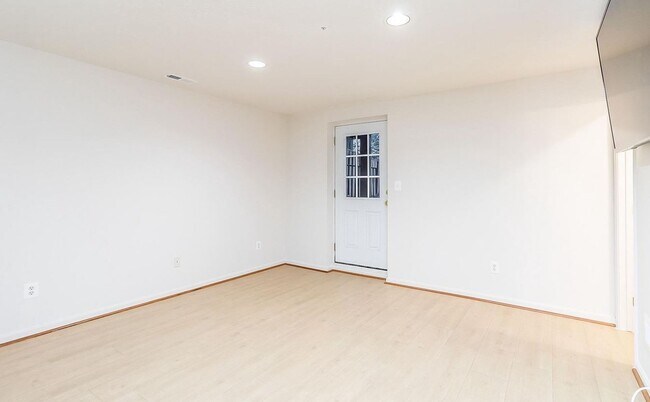 Building Photo - 4733 Buxton Cir