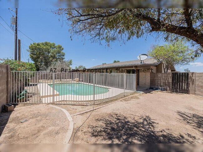 Building Photo - 1473 N Amarillo St
