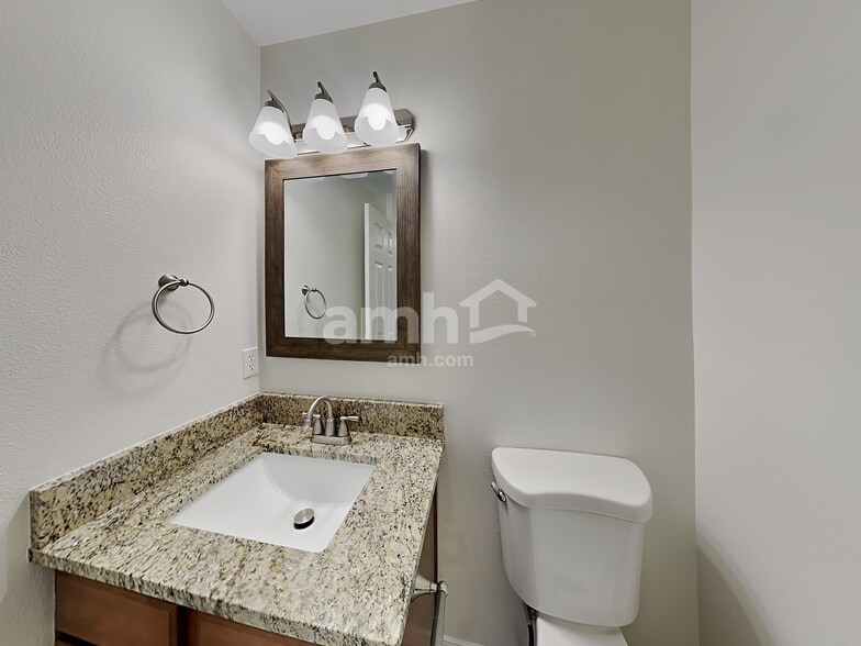 Building Photo - 16397 Jewel Way