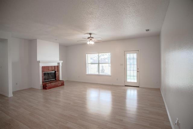 Building Photo - 6985 Meadow Ridge Cir