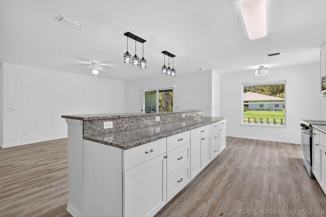 Building Photo - 2206 S 34th St