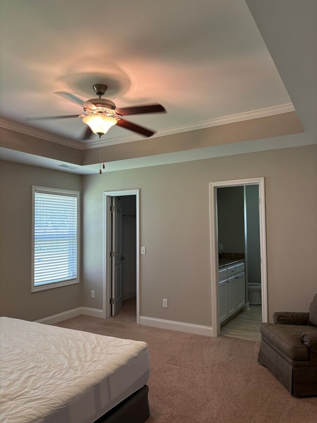 Building Photo - 531 Waterlily Dr
