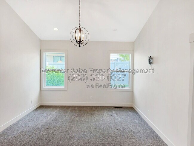 Building Photo - 1440 W Cerulean St