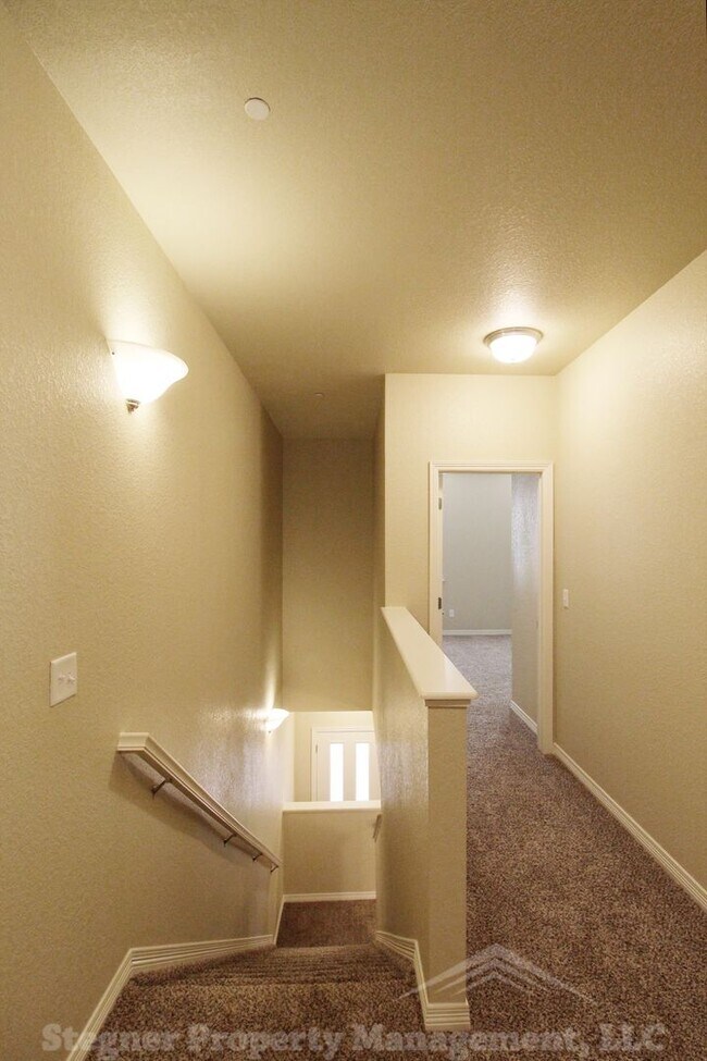 Building Photo - Great Townhome in Southeast Fort  Collins