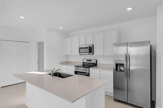 Building Photo - 5428 Meadow Walk Dr