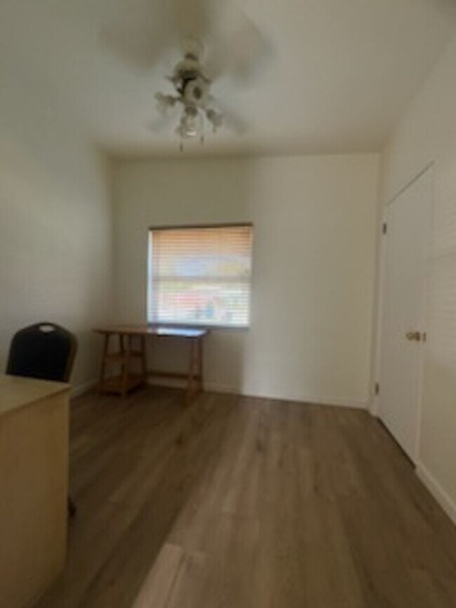Building Photo - 247 Cocos Dr