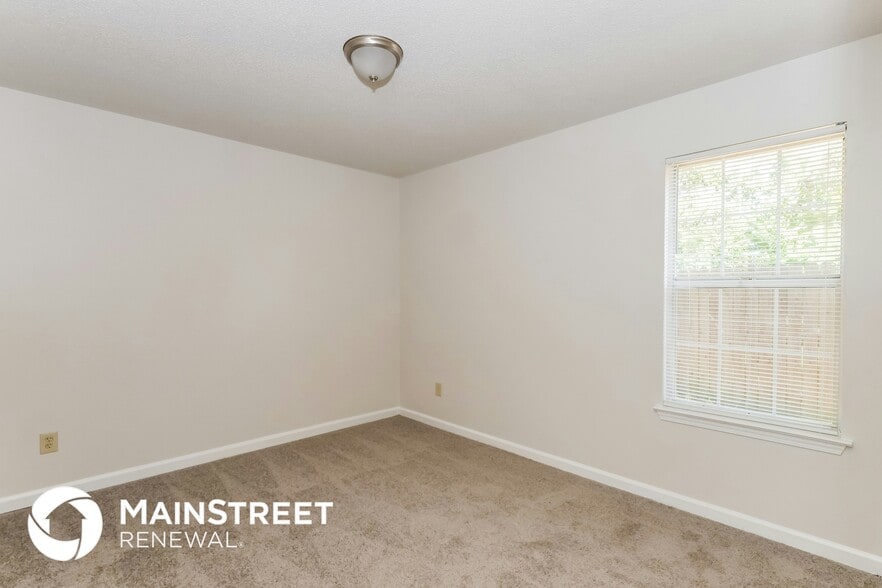 Building Photo - 2813 Arbor Lane Cove