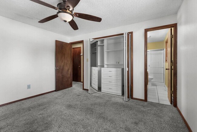 Building Photo - Available NOW! 3 Bedroom 1 Bath Beautiful Home in Arvada!