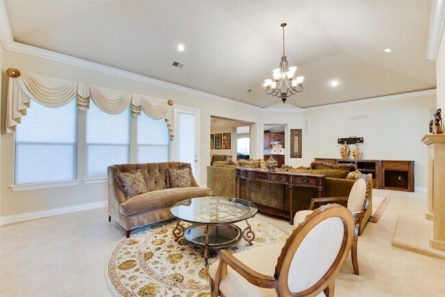 Building Photo - 2011 Flower Garden Ln