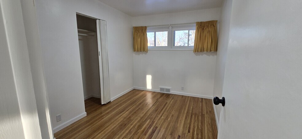 Bedroom - 20 Audabon Ter