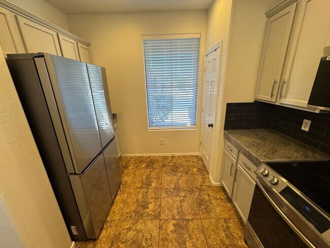Building Photo - 3bd/2ba 1374 sq ft in Chandler with POOL