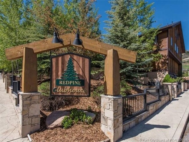 Building Photo - Redpine Chalet