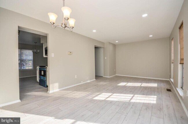 Building Photo - 8 Hines Ct