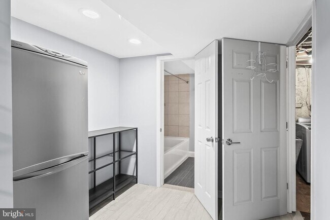 Building Photo - 4332 Utica Ave