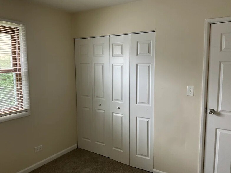 Building Photo - 17772 Sarah Ln