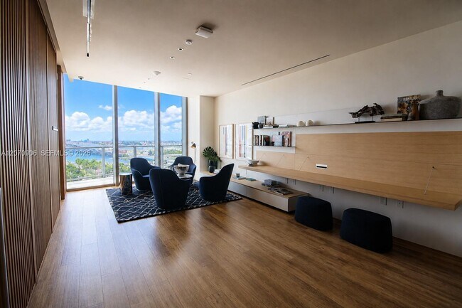 Building Photo - 1400 Biscayne Blvd