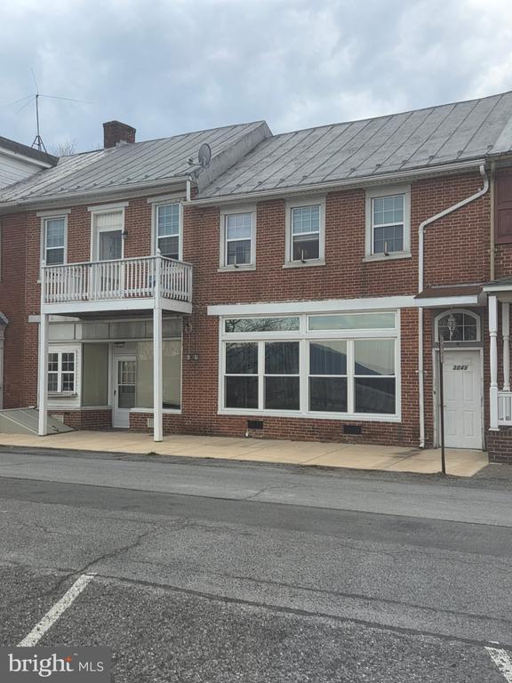 Building Photo - 304 N Front St