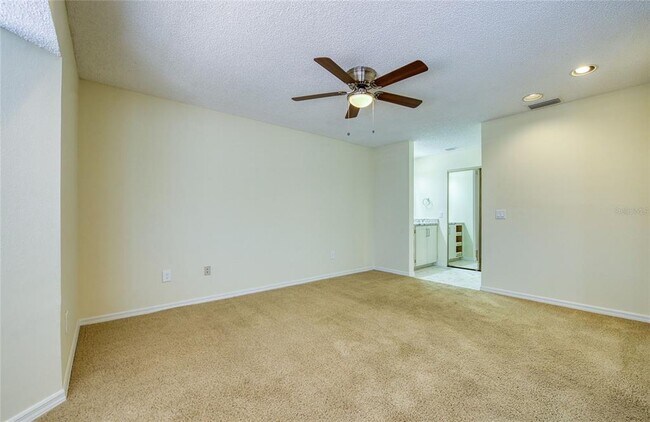 Building Photo - 10410 La Mirage Ct